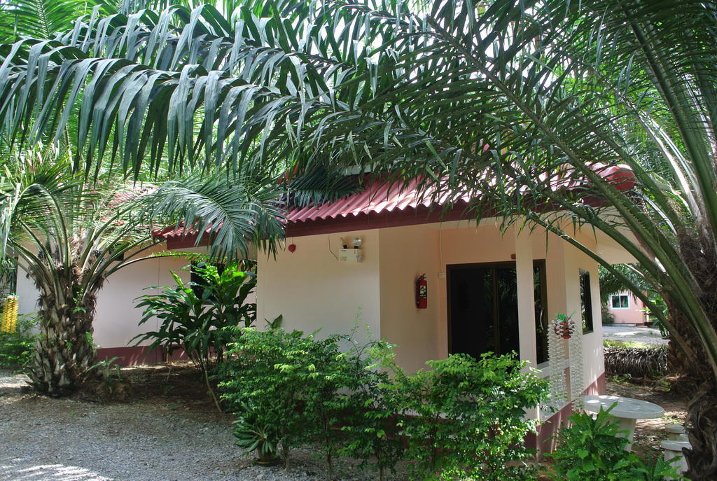 Bantatuk Resort & Restaurant Ban Tha Khun Exterior photo