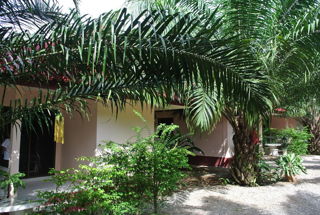 Bantatuk Resort & Restaurant Ban Tha Khun Exterior photo